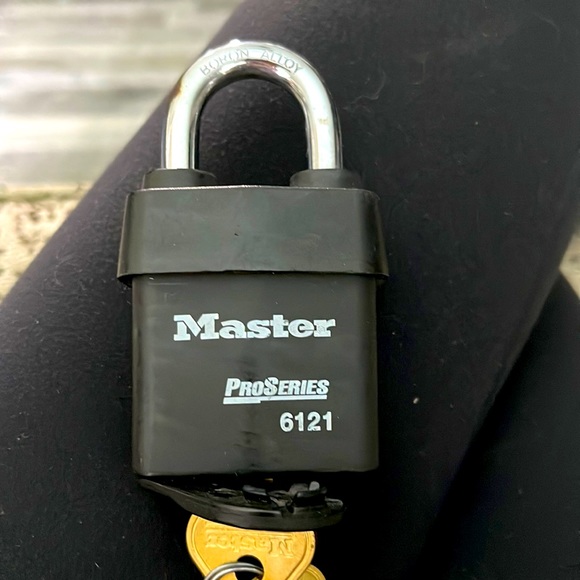 2 Master lock - Picture 2 of 7